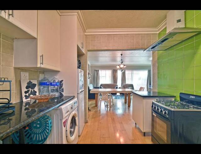3 BEDROOM TOWNHOUSE FOR SALE IN BEDFORD GARDENS